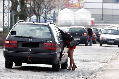 Prostituta di strada - puttane da strada #34249772