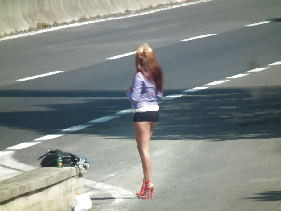 Prostituta di strada - puttane da strada #34250017