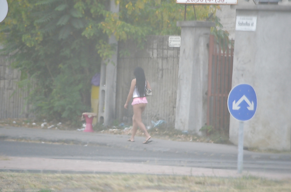 Prostituta di strada - puttane da strada #34250322