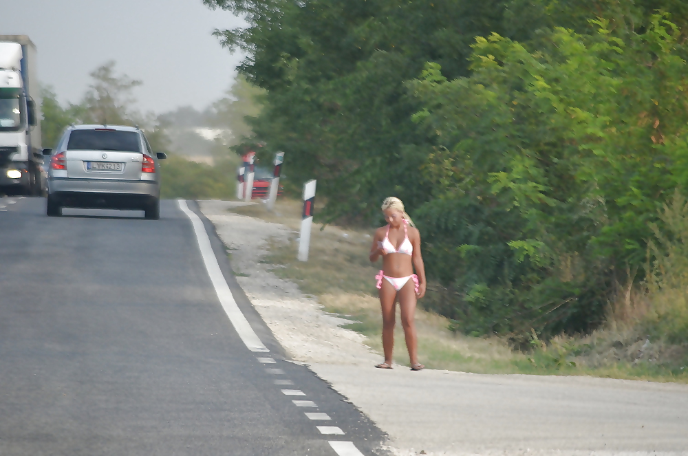 Prostituta di strada - puttane da strada #34250420