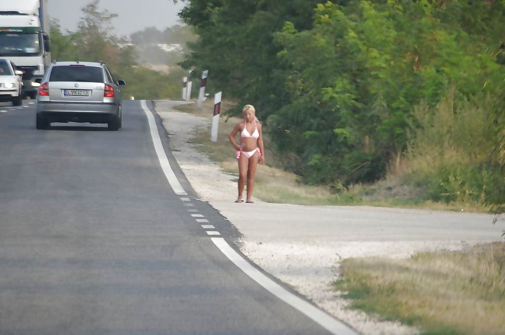 Prostituta di strada - puttane da strada #34250428