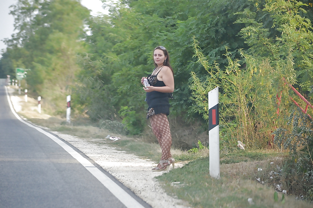 Prostituta di strada - puttane da strada #34250453