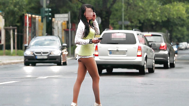 Prostituta di strada - puttane da strada #34250788