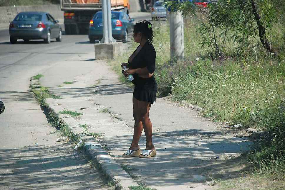 Prostituta di strada - puttane da strada #34250907