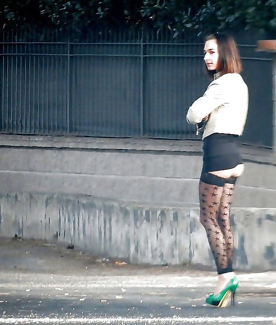 Prostituta di strada - puttane da strada #34251120