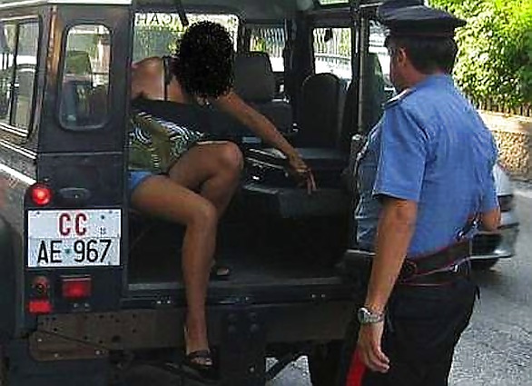 Prostituta di strada - puttane da strada #34251243