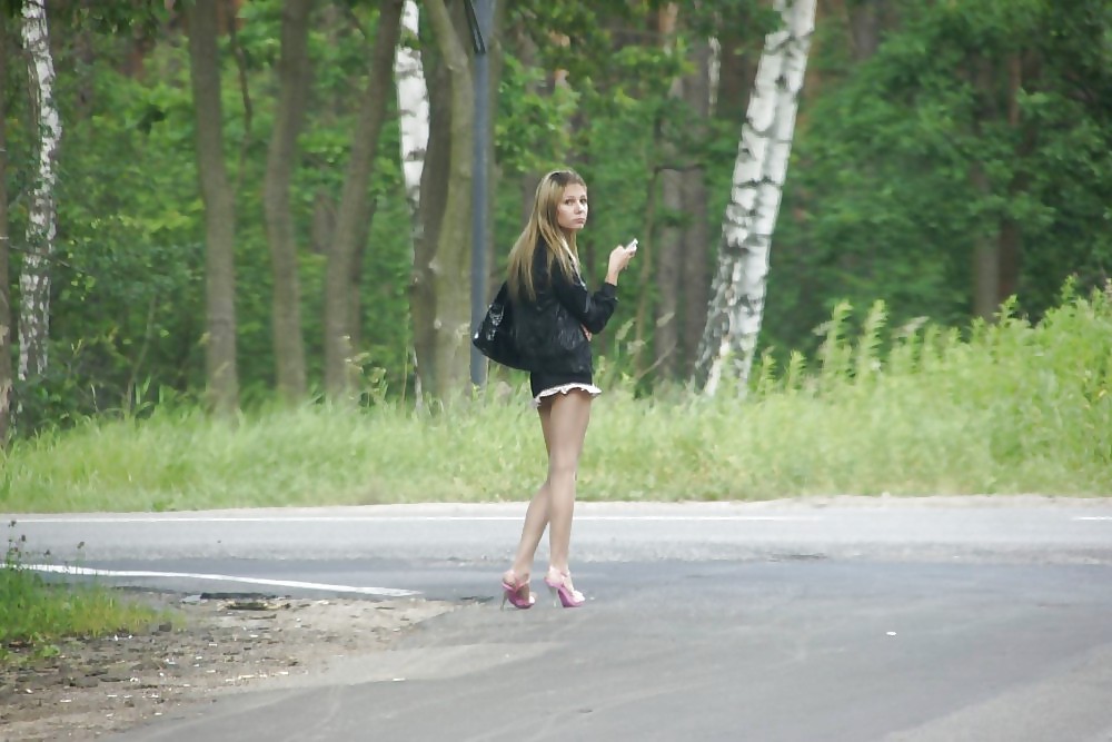 Prostituta di strada - puttane da strada #34251412