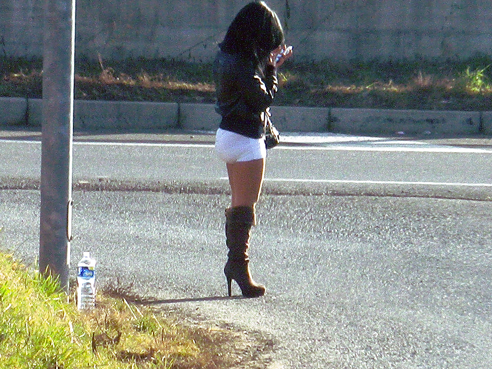 Prostituta di strada - puttane da strada #34251863