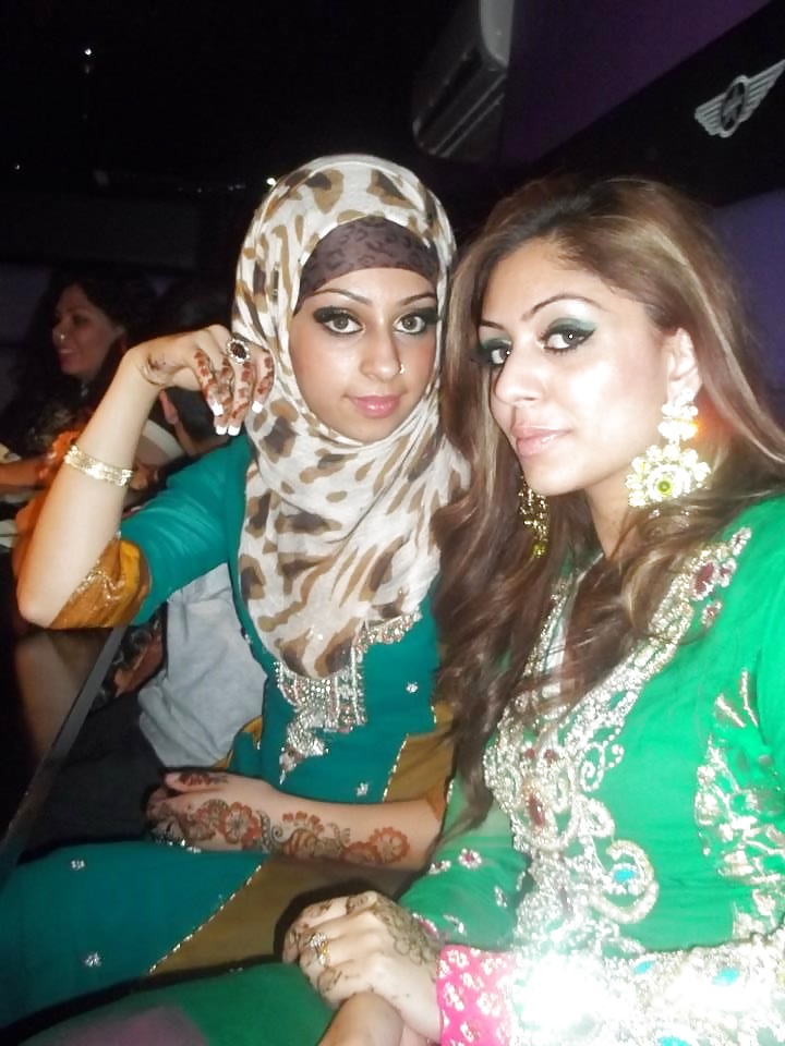 Desi Indien Chattes Arab Bengali Paki Hijabi #39379788