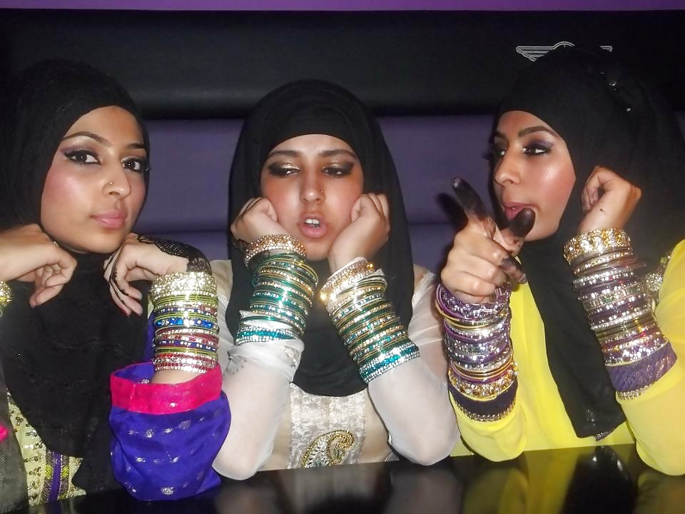 Desi Indien Chattes Arab Bengali Paki Hijabi #39379844
