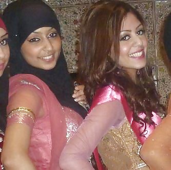 Desi Indien Chattes Arab Bengali Paki Hijabi #39379861