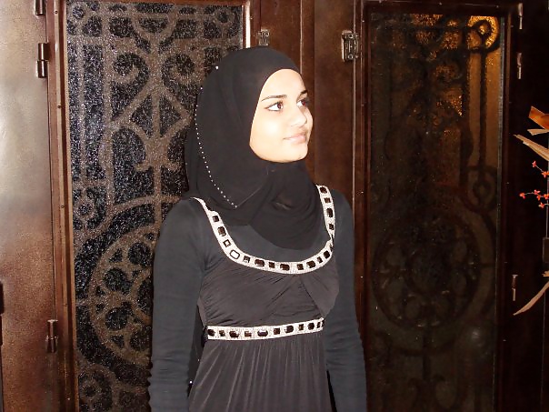 Hijabi paki indiano desi bengalese arabo fica
 #39380024