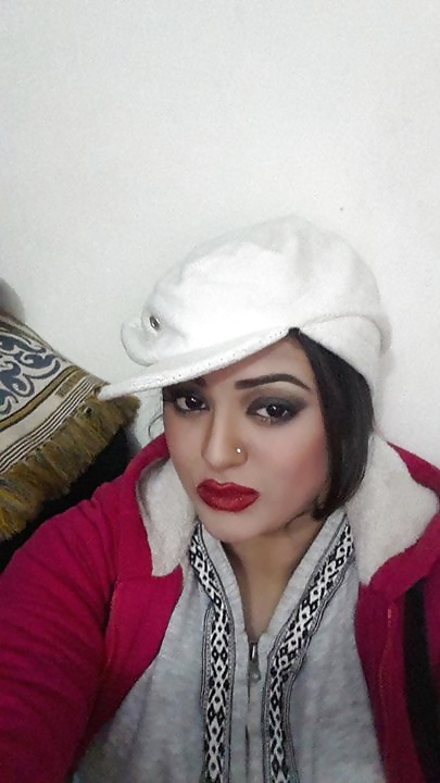 Piry Khan Ist Neu In Red #28977198