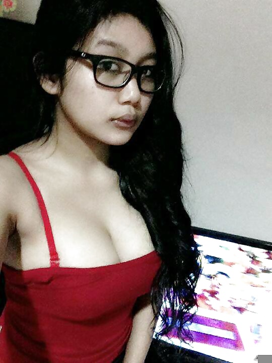 Malaysisches Jugendlich Mit Massiven Titten #39875741