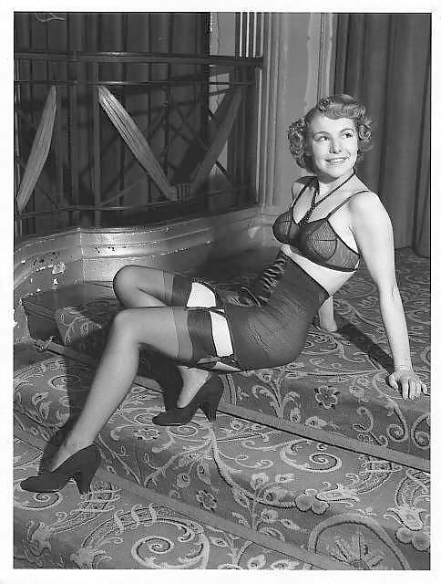 Vintage Stockin Dame #35060867