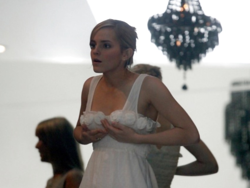 Emma watson - little brit tease
 #32291104