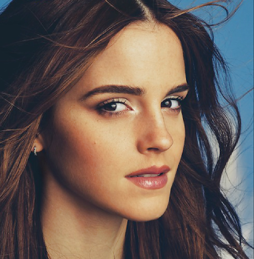 Emma watson - piccolo brit tease
 #32291138