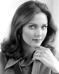 Lynda carter----real y falso
 #25846853