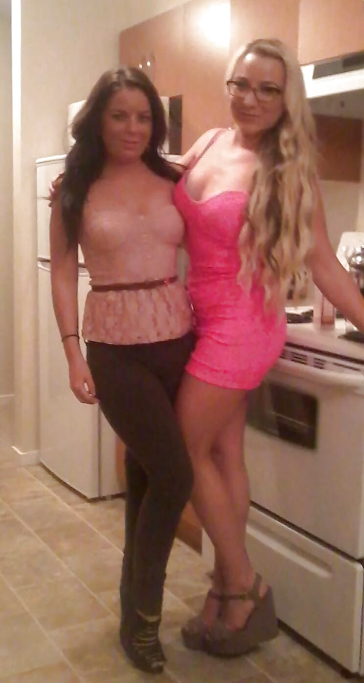 Pechugonas
 #29354199