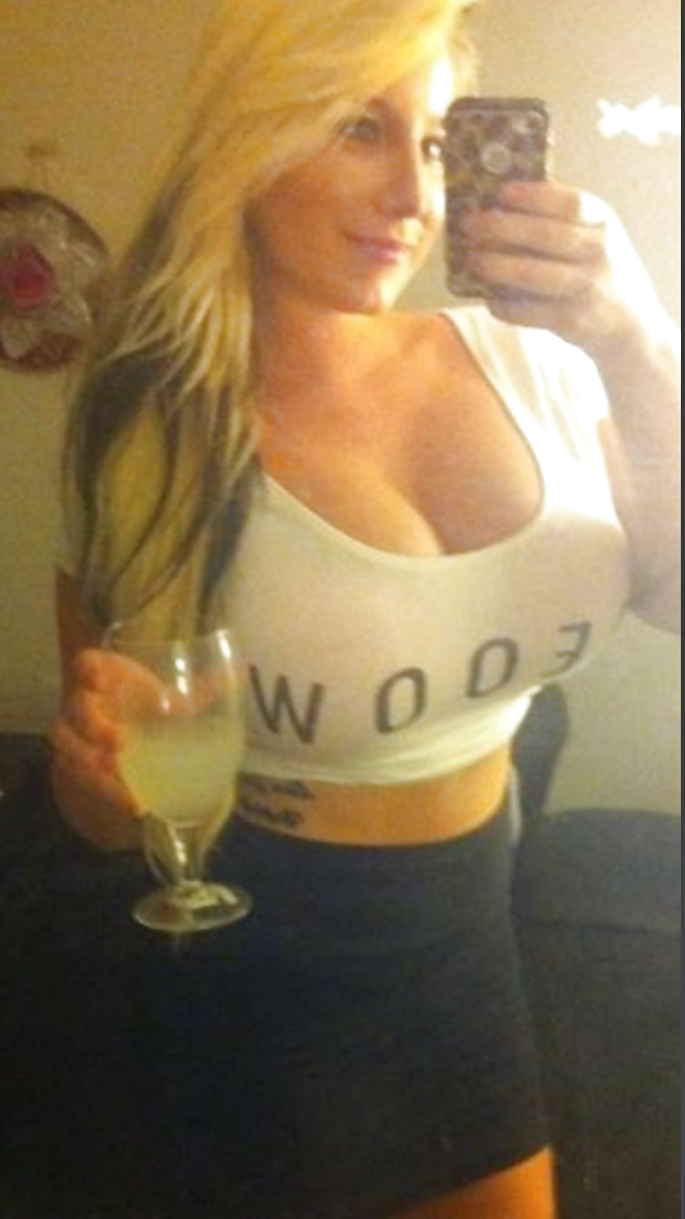 Pechugonas
 #29354282