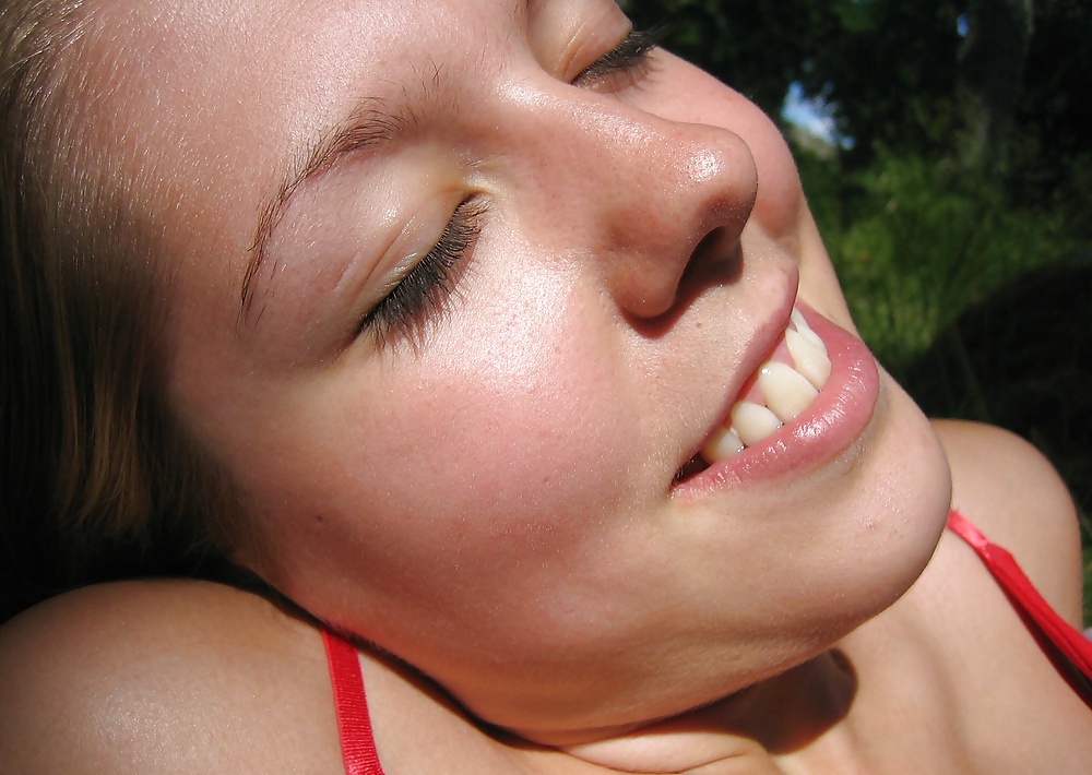 Het is weer weer voor buitensex
 #37200418