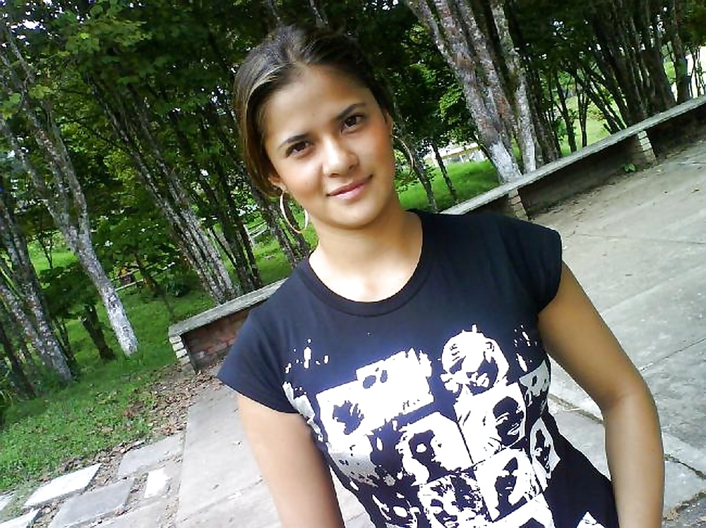 Morenita sabrosa.
 #38975396