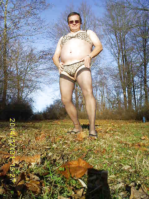 2014 123114 sissy al aire libre en el frío
 #40400647