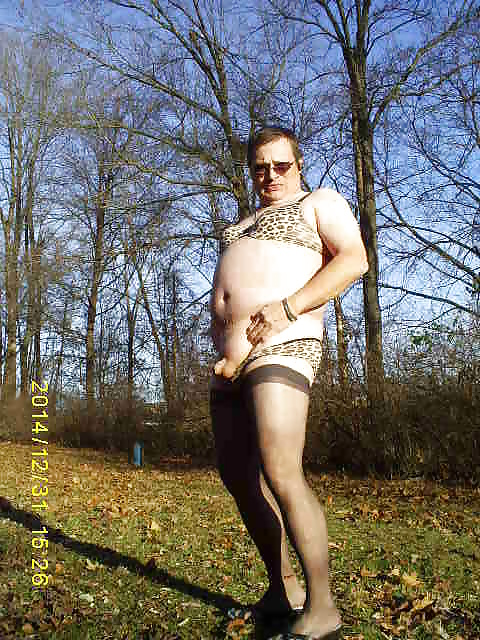 2014 123114 sissy al aire libre en el frío
 #40400655