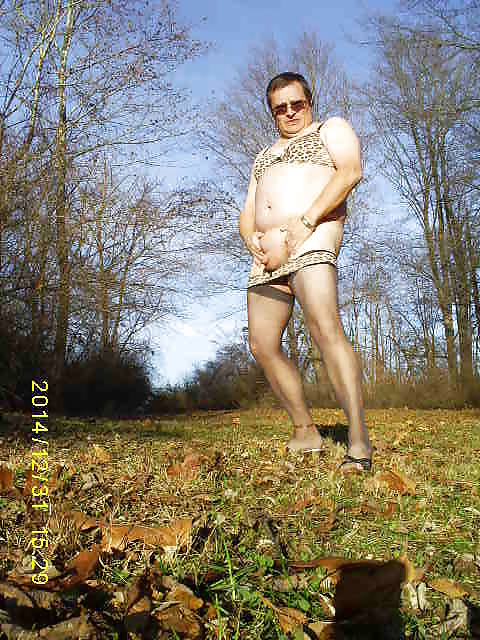 2014 123114 sissy al aire libre en el frío
 #40400723