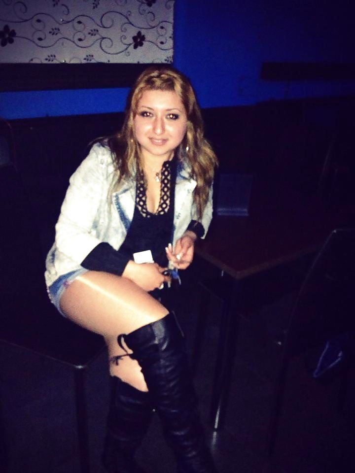 Maya Mädchen Mit Dicken Oberschenkeln #38687383