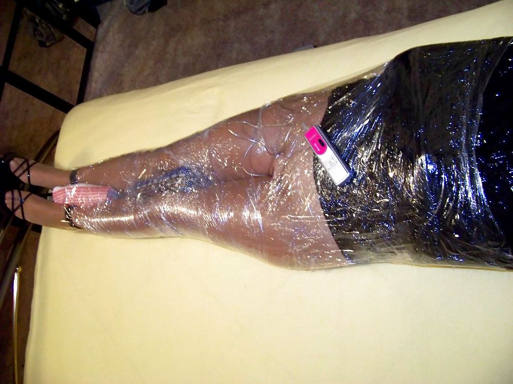 Mia moglie in bondage mummificazione
 #23612610