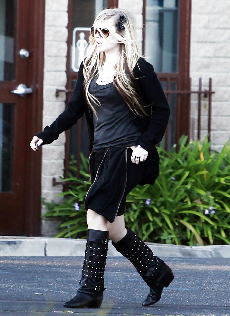 Avril Lavigne
 #33009426