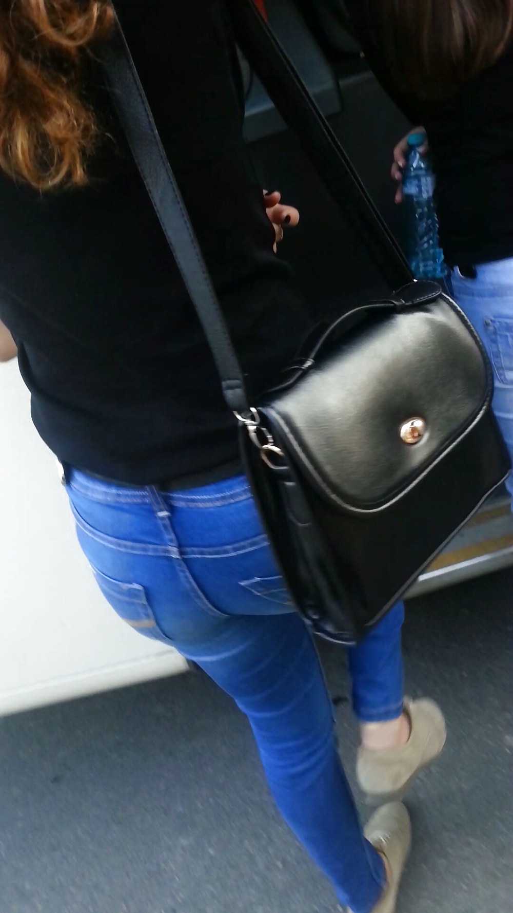 Spion Sexy Frauen Alt + Jungen Esel In Bus Und Straßenbahn Rumänisch #39522035