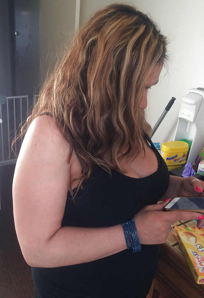 2人の女性が自宅で2回目のセックスをしています。
 #30806086