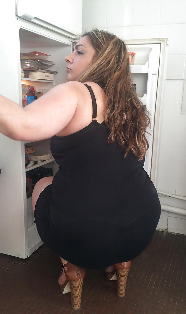 2人の女性が自宅で2回目のセックスをしています。
 #30806090