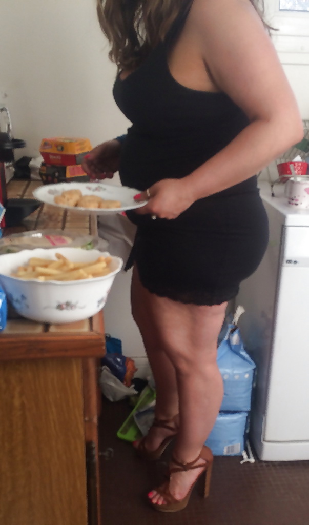 2人の女性が自宅で2回目のセックスをしています。
 #30806112