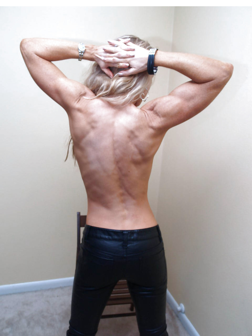 Roter Streifen-perfekte Weibliche Bodybuilder 8 #39743269