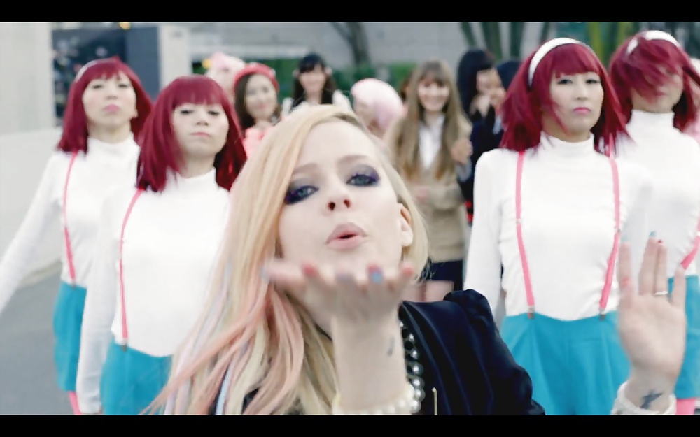 Avril Lavigne - Hallo Kitty #26367814
