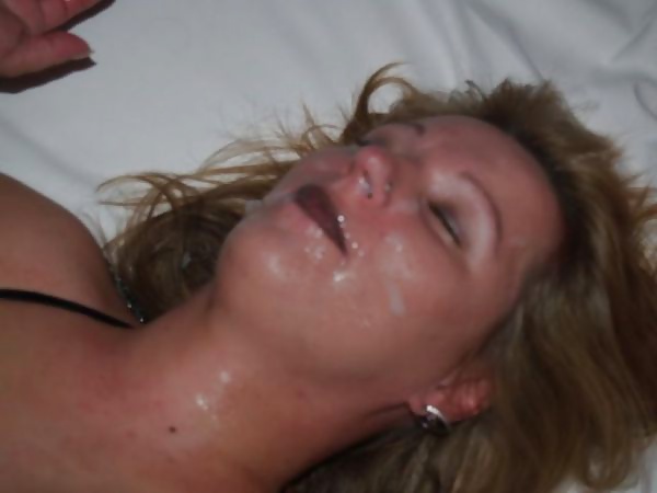 Recibiendo un facial de proteínas
 #31149089