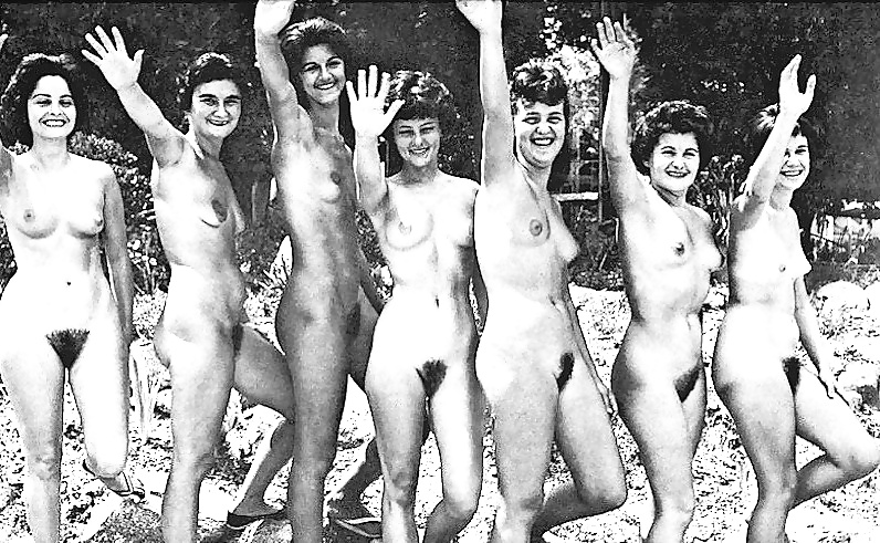 Foto d'epoca in bianco e nero donne nude
 #30610911