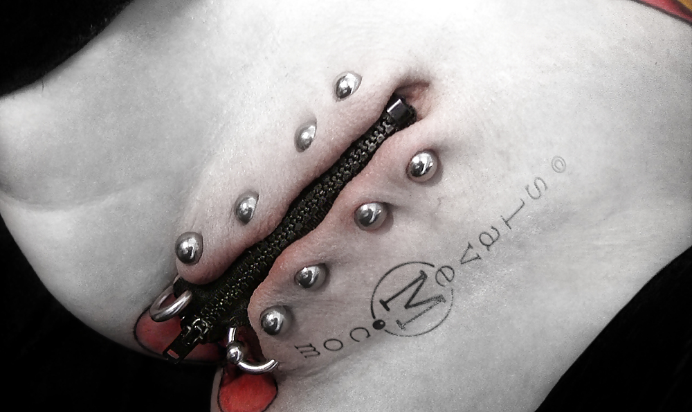 Piercing alla figa
 #26105463