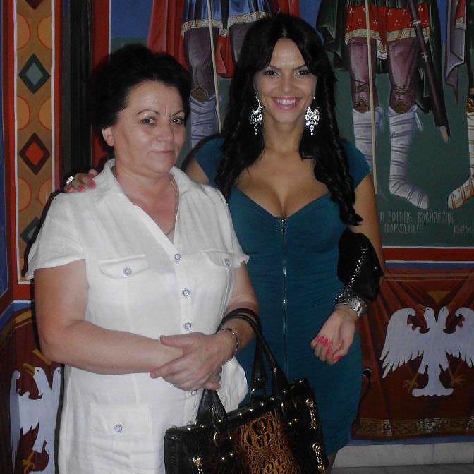 彼の側に座るために
 #36755776