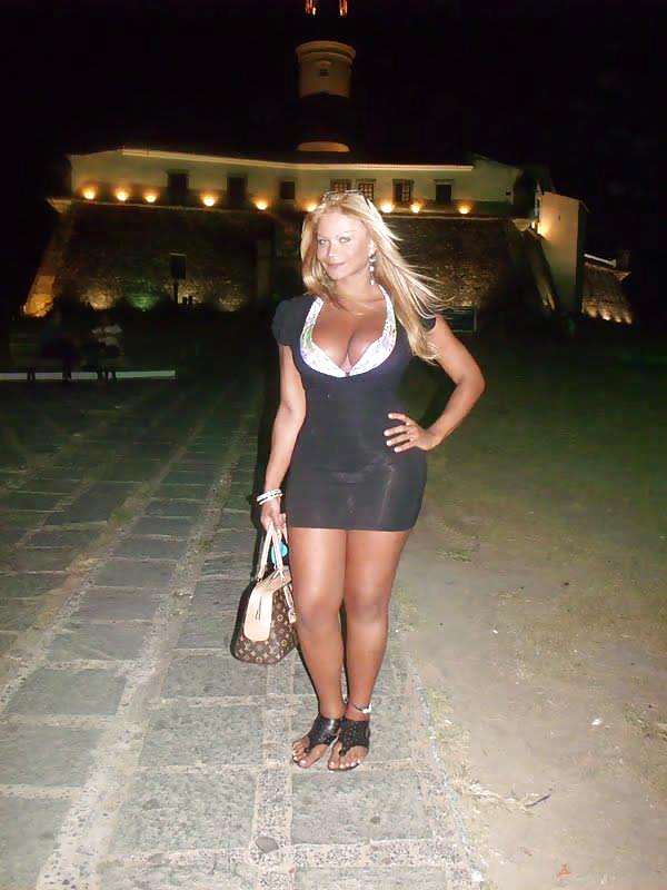 彼の側に座るために
 #36755783