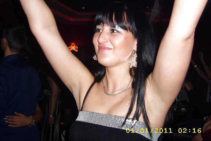 彼の側に座るために
 #36755794