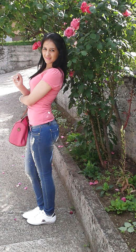 彼の側に座るために
 #36755800