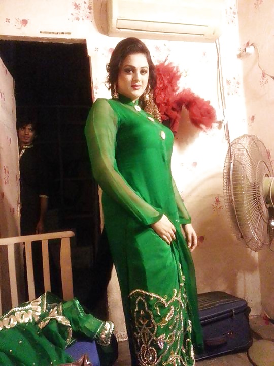 Pirya khan nik name maya khan 
 #34696573