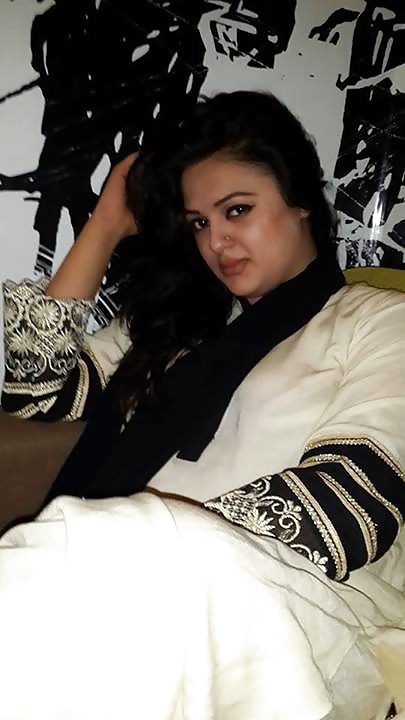 Pirya khan nik name maya khan 
 #34696603