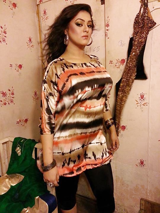 Pirya Khan Nik Name Maya Khan  #34696620