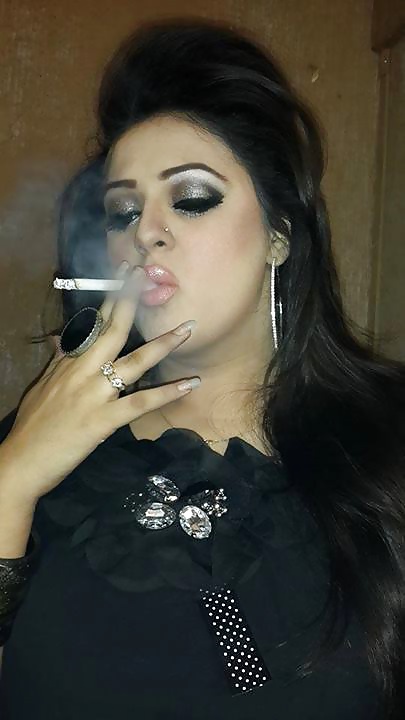 Pirya Khan Nik Name Maya Khan  #34696626