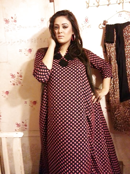 Pirya khan nik name maya khan 
 #34696718
